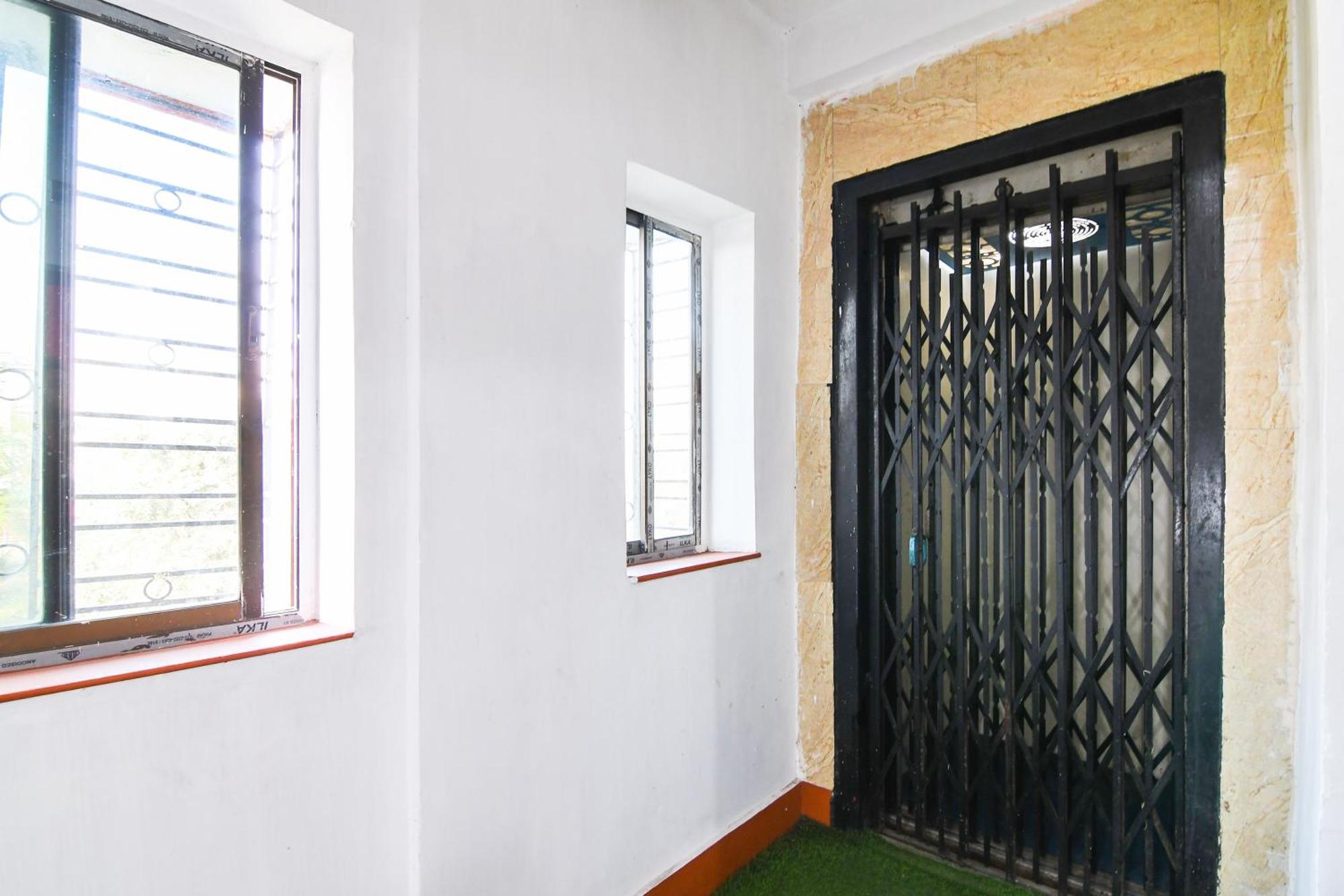 Super Hotel O Biswa Bangla Sarani Калькутта Экстерьер фото