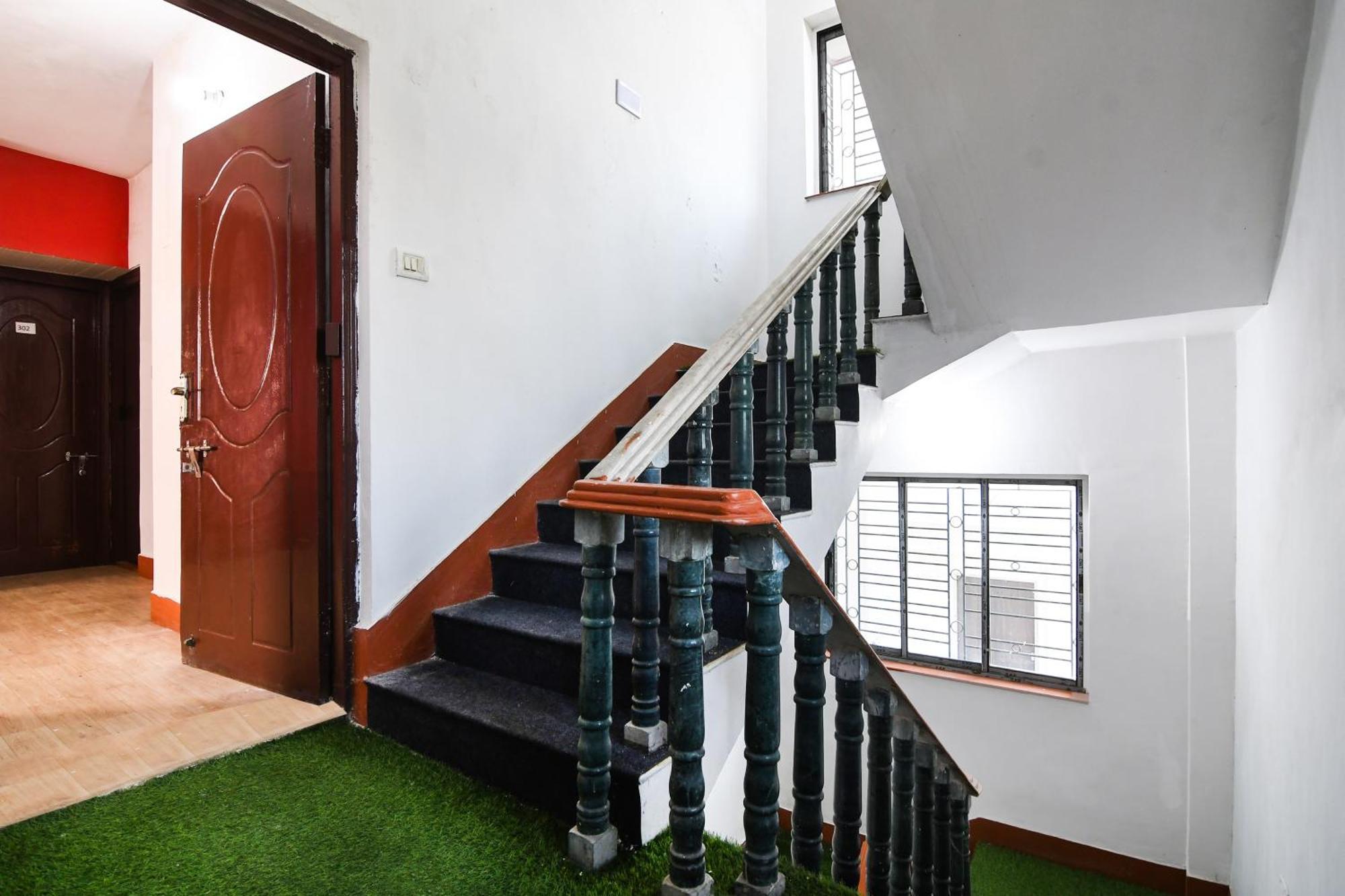 Super Hotel O Biswa Bangla Sarani Калькутта Экстерьер фото