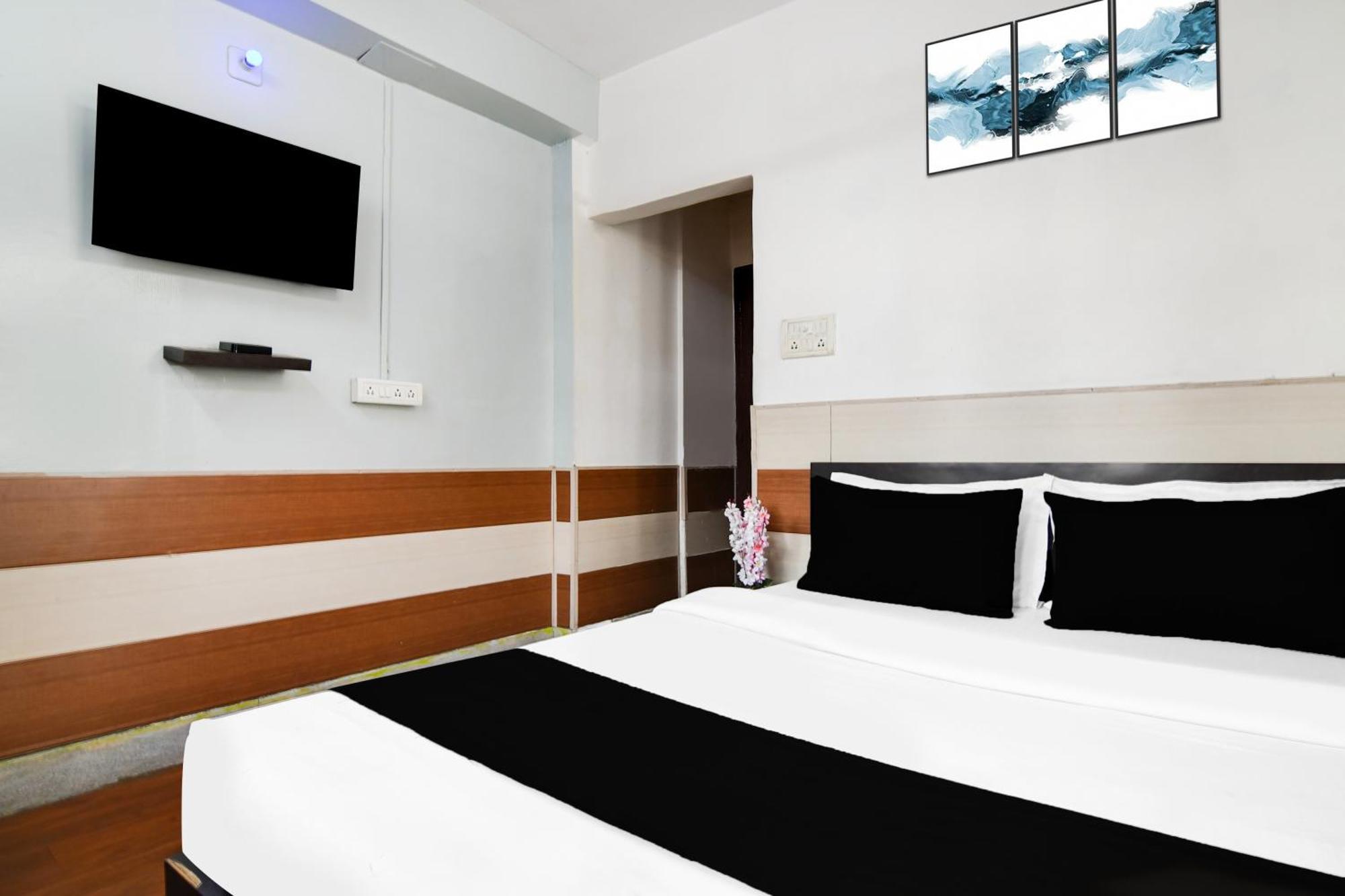 Super Hotel O Biswa Bangla Sarani Калькутта Экстерьер фото