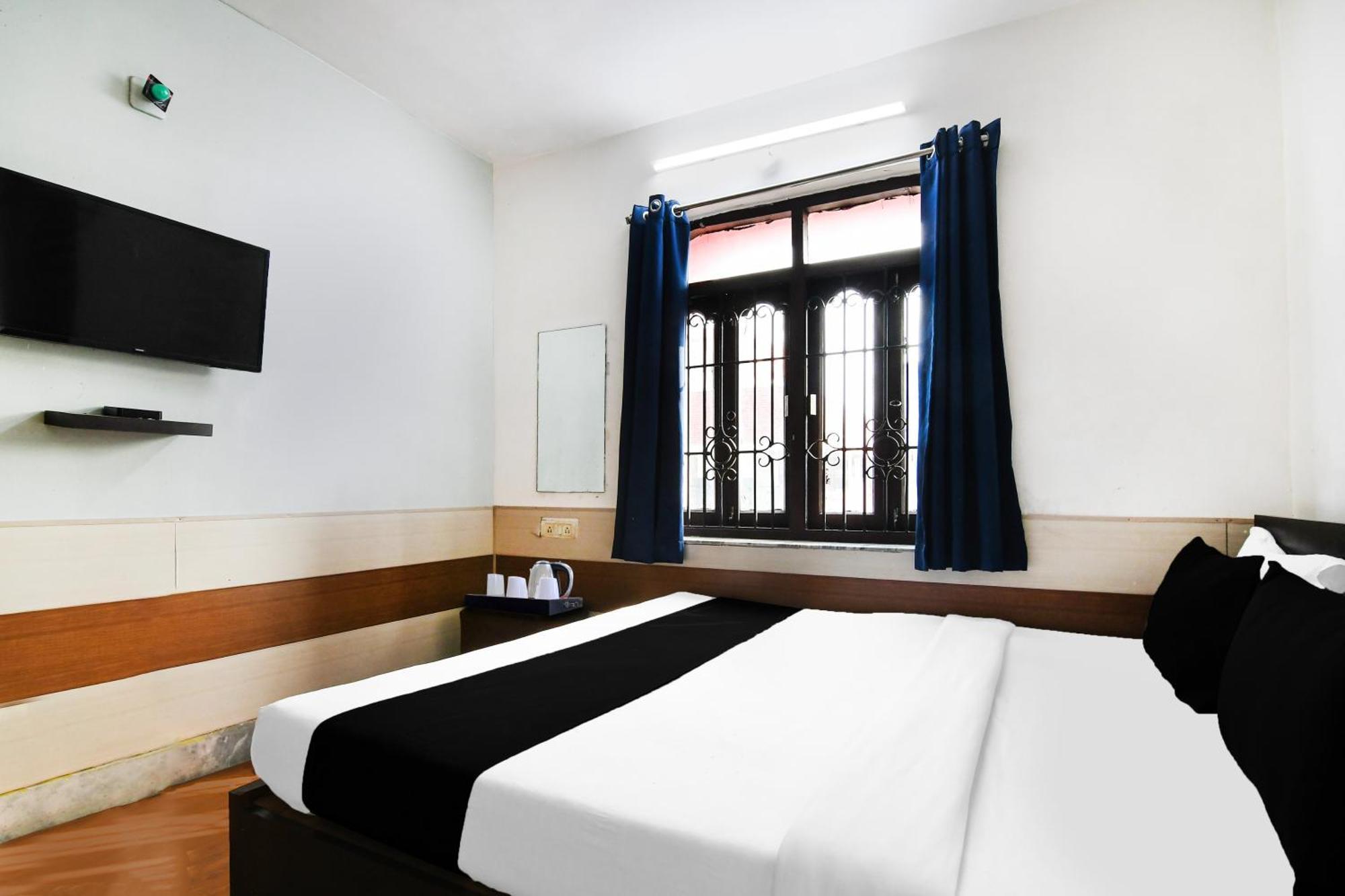 Super Hotel O Biswa Bangla Sarani Калькутта Экстерьер фото
